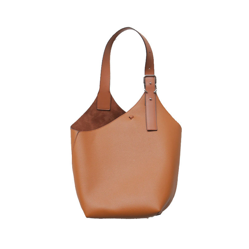 Posh Essence: Camel Classic Bag